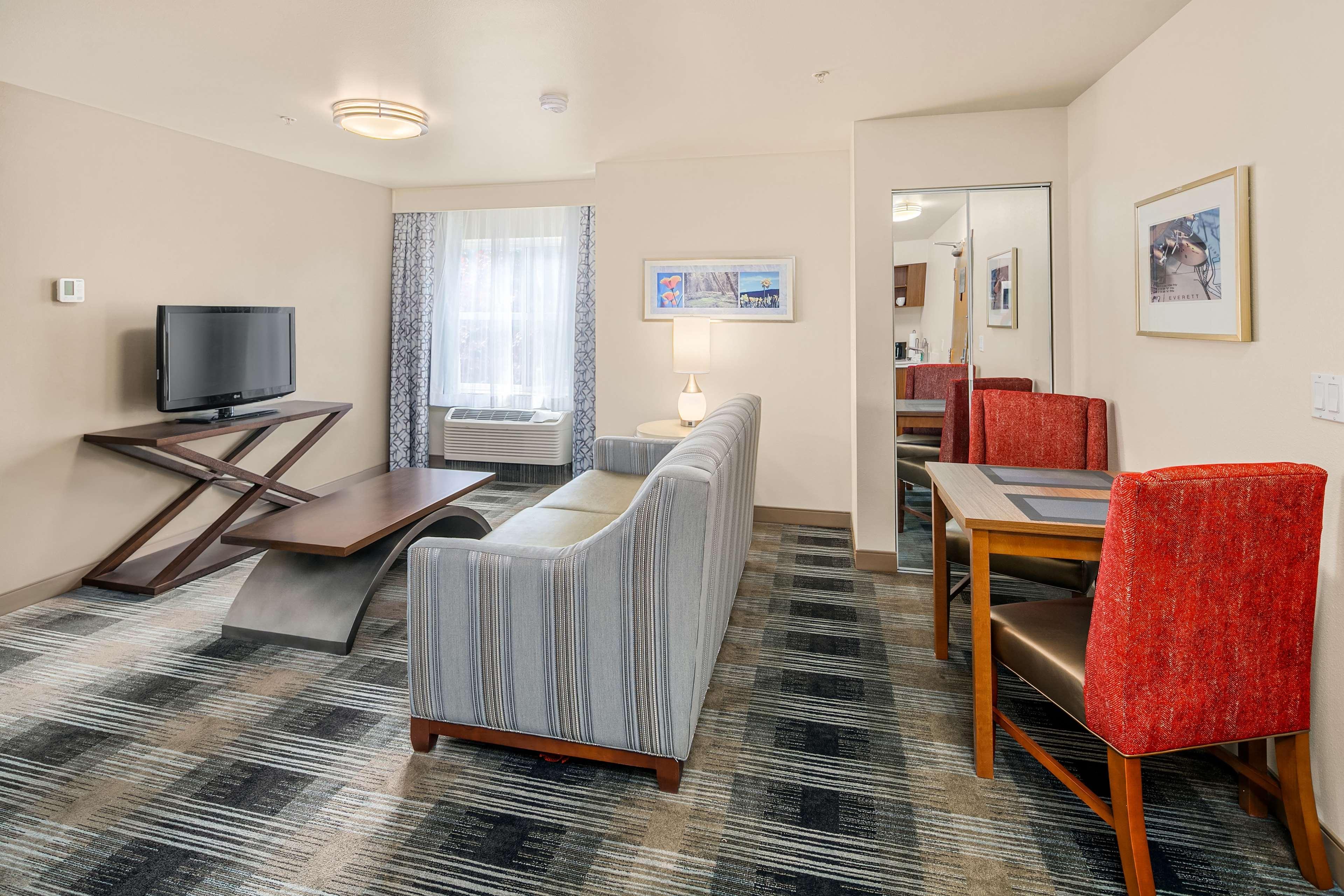 Executive Residency By Best Western Navigator Inn & Suites Everett Exteriör bild